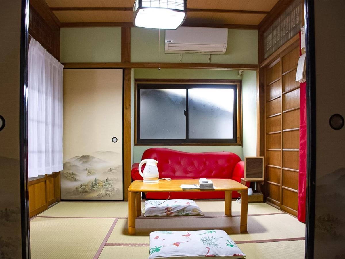 Guest Cafe Kuchikumano Hotel Kamitondacho Buitenkant foto