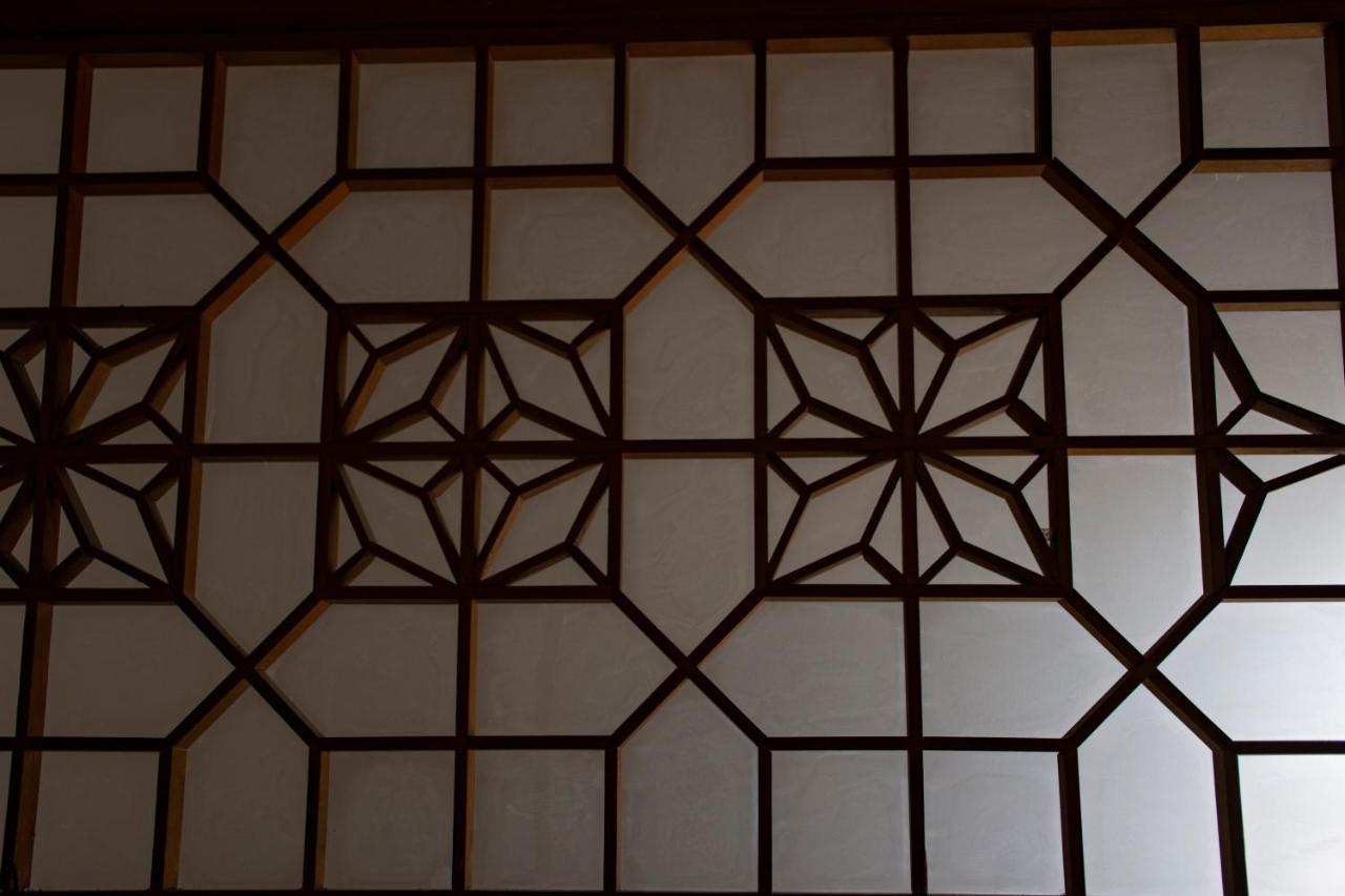Guest Cafe Kuchikumano Hotel Kamitondacho Buitenkant foto